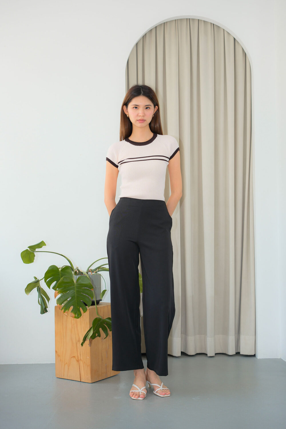 Contrast Trim Knit Top - Image 5